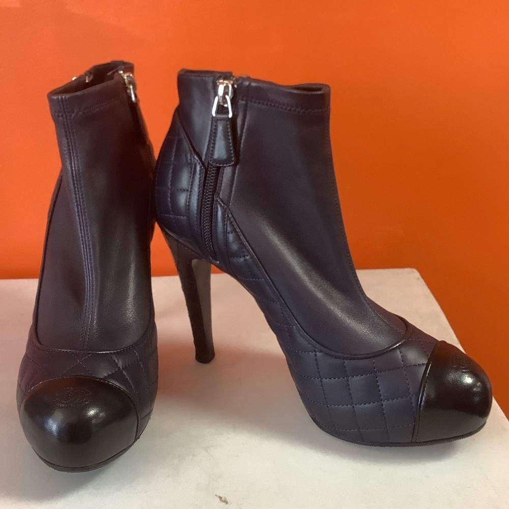 Chanel Quilted Leather Bicolor Ankle Boots - Picture 4 of 15